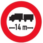 Xe ô tô chở hàng vượt quá phía trước và sau thùng xe, mỗi phía quá 10% chiều dài toàn bộ thân xe, tổng chiều dài xe (cả hàng) từ trước đến sau nhỏ hơn trị số ghi trên biển thì có được phép đi vào không?